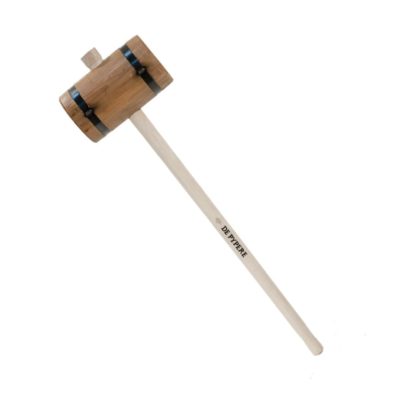 Houten tuinhamer met metalen ringen